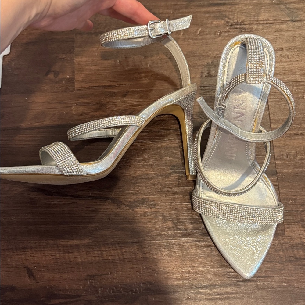 Gianni Bini Elegant Silver Strappy Heels - Picture 4 of 4
